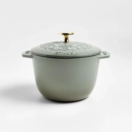 Zapvu Staub ® Eucalyptus 1.5-Qt. Petite French Oven